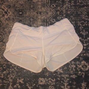 Lululemon Speed up 2.5 white shorts sz 6